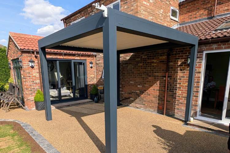 Lincolnshire modern Pergola with sensor